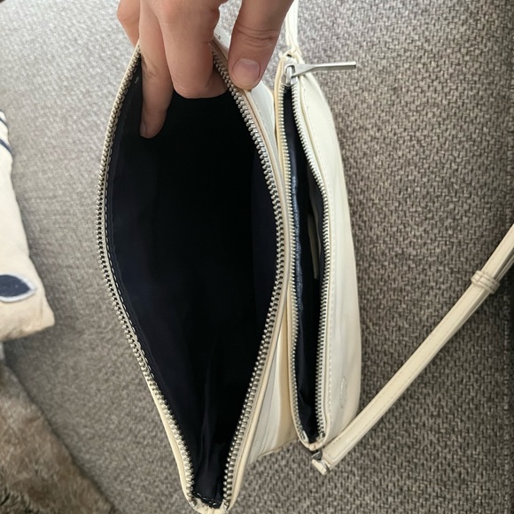 Matt & Nat creme clutch/purse - Picture 4 of 9